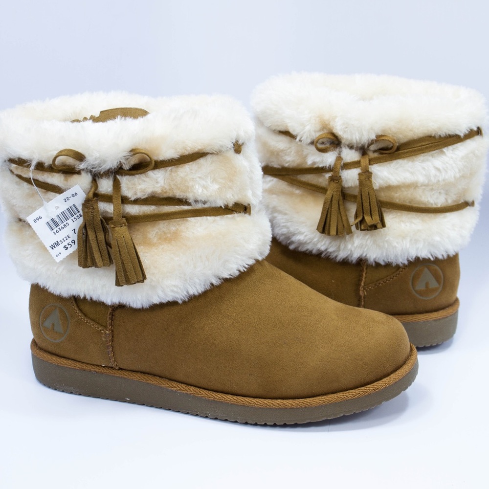Airwalk Fur Boots W/ Tassels. sz 7 1/2. NEVER USED